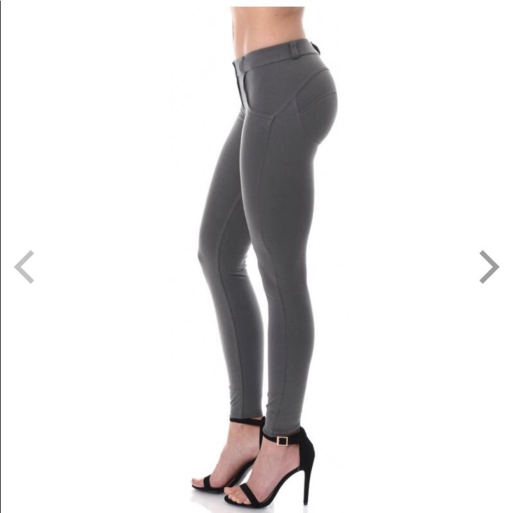 🍑 Like new Freddy WR.UP grey booty legging.